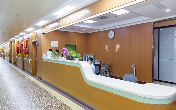 病房办公室门工地实景